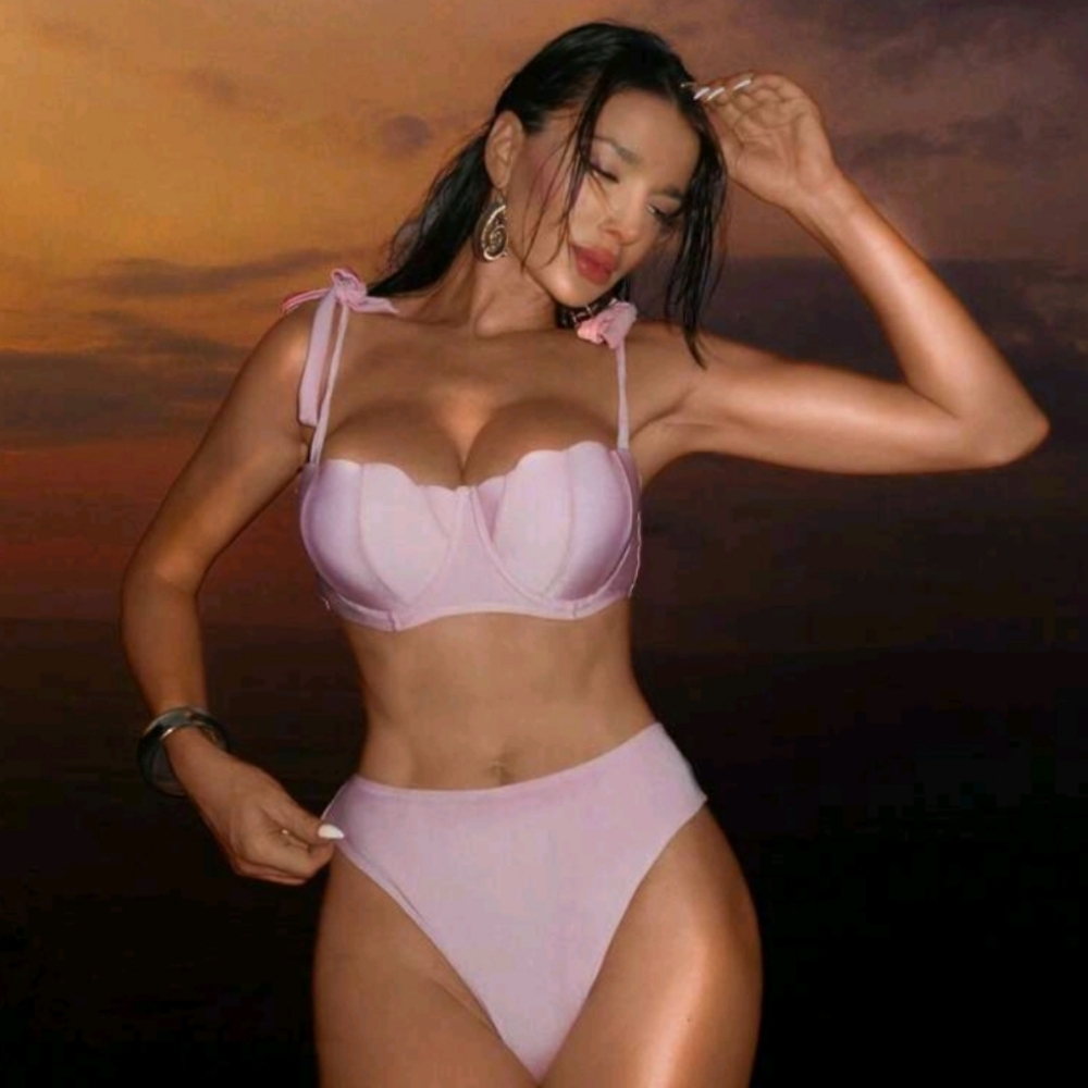 💮2/$40💮 2-Piece Iridescent Baby Pink Clamshell Bikini